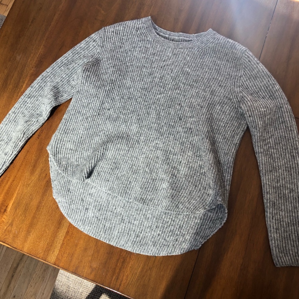 LOFT GRAY KNIT SWEATER
